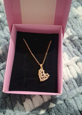 Altın Renk Zincir Detaylı kalpli Kolye - Görsel 3