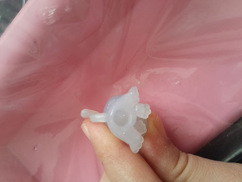 Pastel Beyaz Parlak Kedi Figürü - Görsel 3