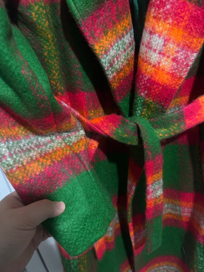 Renkli Kuşaklı Uzun Kadın Palto - Görsel 3