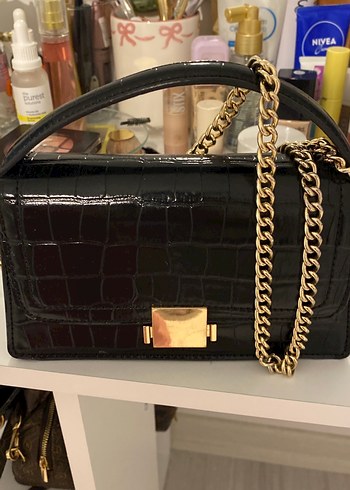 Zincir Detaylı Siyah Deri Yılan Desenli Çanta - Görsel 3