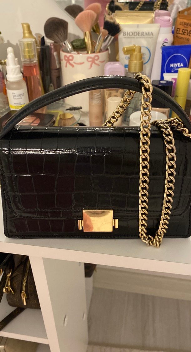 Zincir Detaylı Siyah Deri Yılan Desenli Çanta - Görsel 3