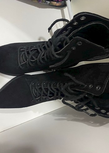 Siyah Süet Gotik Stiletto Topuklu Bot - Görsel 3