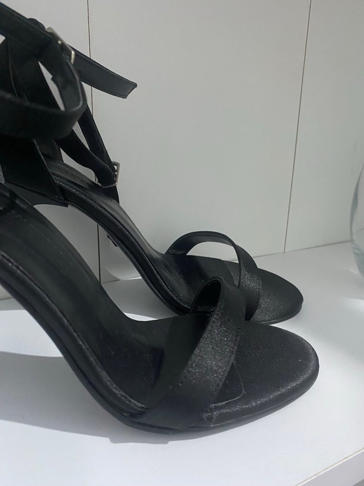 Siyah Yılan Desenli Tokalı İnce Topuklu Kadın Ayakkabı - Görsel 4