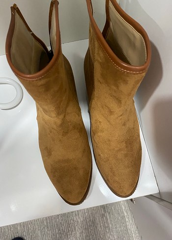 Kahverengi Süet Tokalı Kadın Bot - Görsel 3