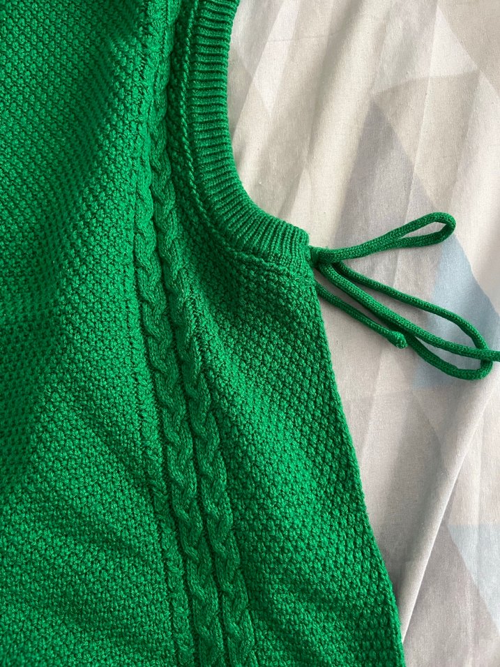 Kadın Yeşil Örgü Kolsuz Triko Süveter - Görsel 3