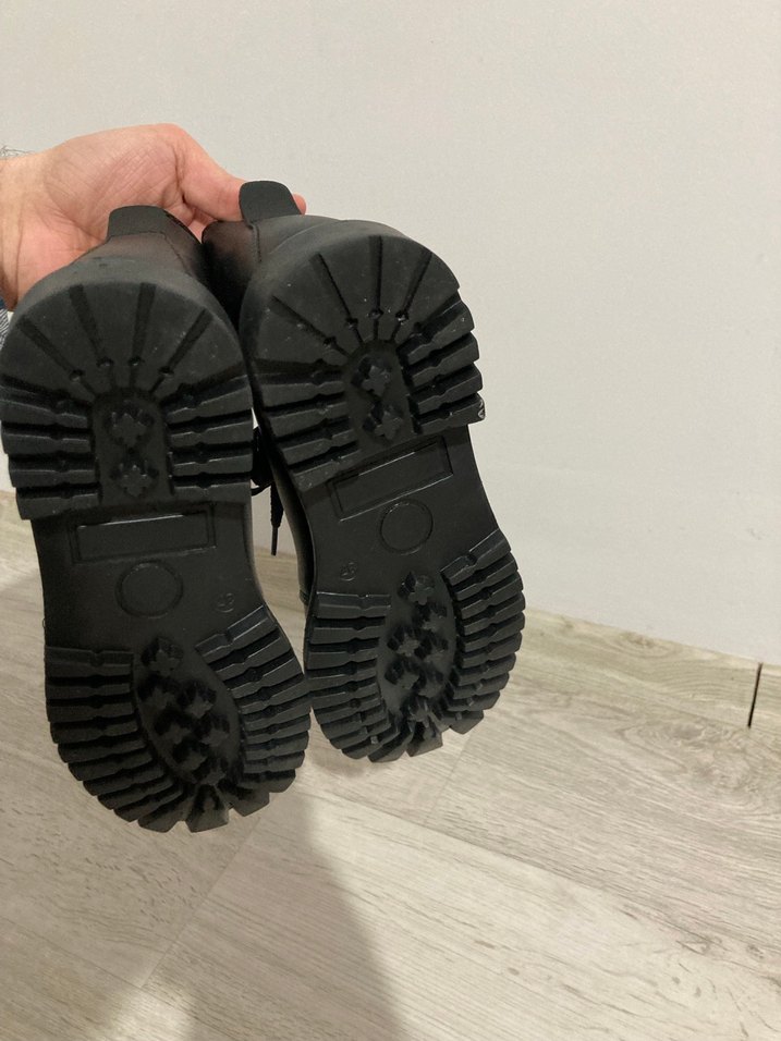 LCW Siyah Bağcıklı Goth Tarzı Kadın Bot - Görsel 5