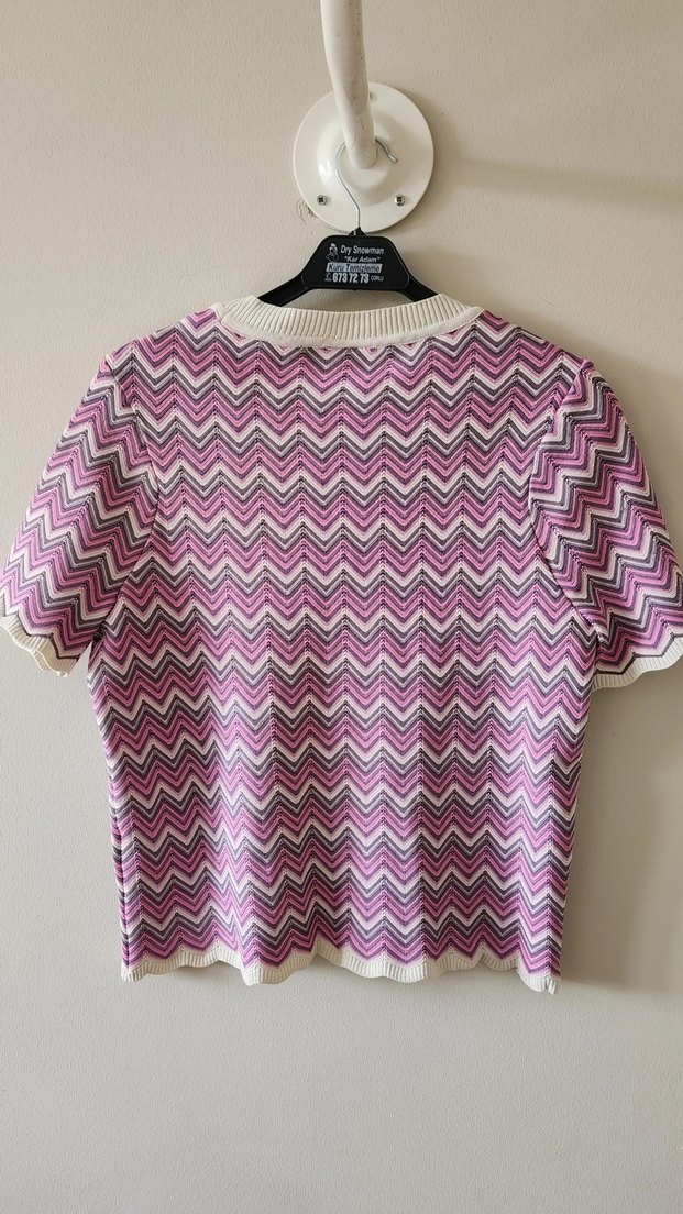 Pembe - Lila - Ekru Renkte Dalgalı Kısa Kollu Kadın Triko - Görsel 5