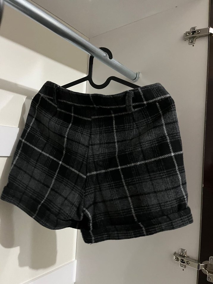 Gri Ekose Desenli Kışlık Mini Şort - Görsel 2