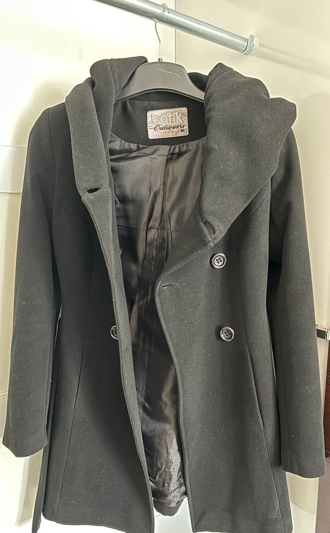 Siyah Kaşe Kemerli Kaban - Görsel 3