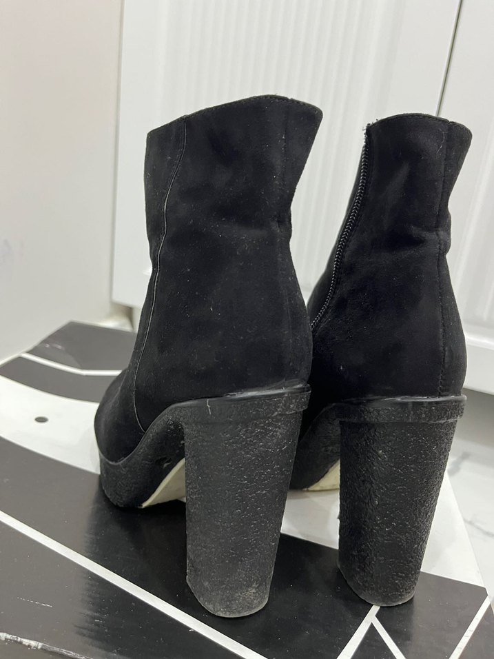 Siyah Süet Platform Topuklu Kadın Bot - Görsel 3