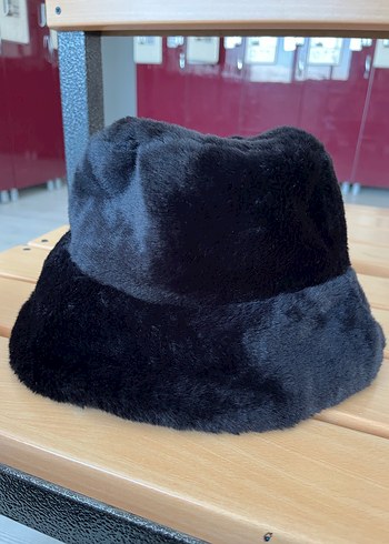 Kadın Siyah Kürk Detaylı Şapka - Görsel 5