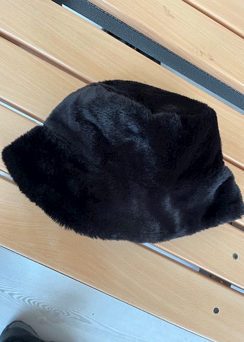 Kadın Siyah Kürk Detaylı Şapka - Görsel 4