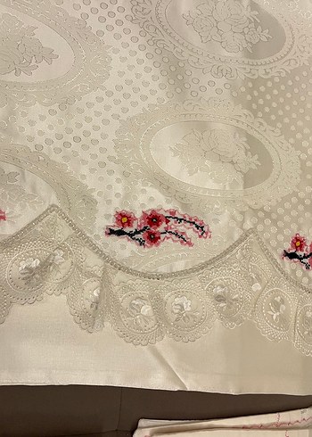 El nakışlı  Beyaz pike takımı - Görsel 2