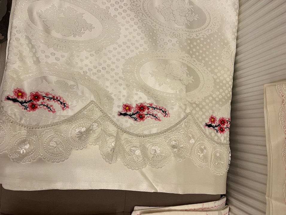 El nakışlı  Beyaz pike takımı - Görsel 2