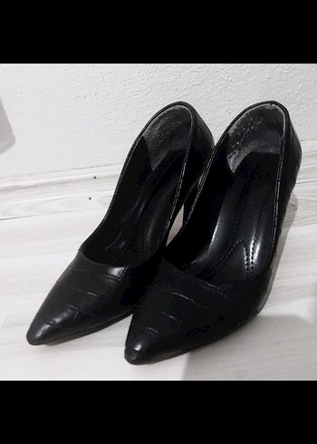 topuklu  siyah ayakkabı - Görsel 2