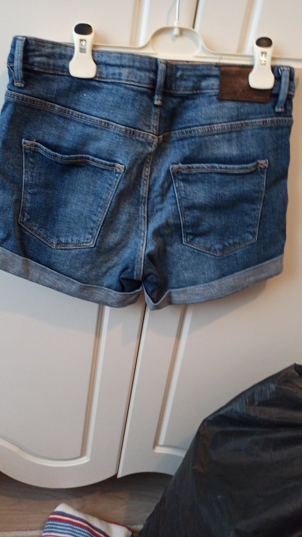 Kadın Mavi Kemerli Mini Kot Şort - Görsel 3