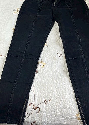Pierre Balmain Siyah Denim Skinny Jean Sehir Stiline Modern Dokunus