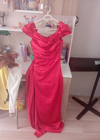 Kırmızı bordoya yakın Uzun Drapeli Straplez Abiye Elbise - Görsel 4