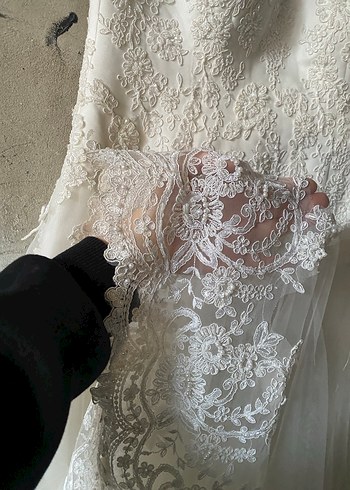 V Yaka Dantel İşlemeli Uzun Gelinlik - Görsel 2