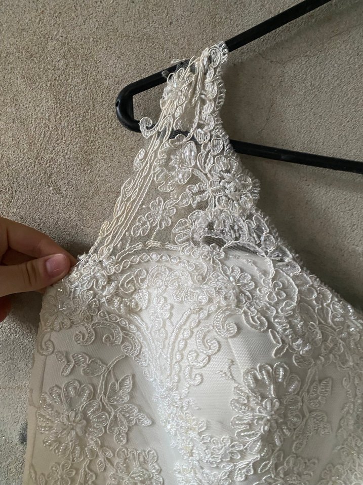 V Yaka Dantel İşlemeli Uzun Gelinlik - Görsel 3