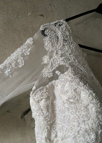 Dantel Detaylı V Yakalı Uzun Kollu Gelinlik - Görsel 3