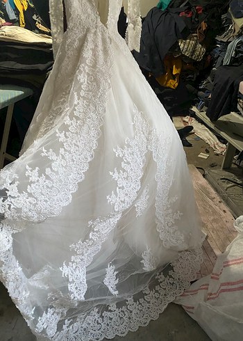 Dantel Detaylı V Yakalı Uzun Kollu Gelinlik - Görsel 6