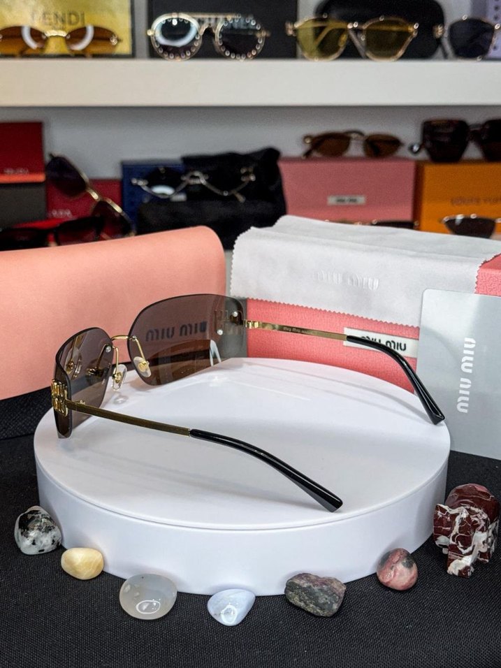 Şeffaf Detaylı Gri Miu Miu Kadın Güneş Gözlüğü - Görsel 2