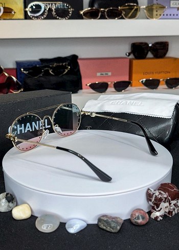 Şık Çok Renkli Payetli Chanel Güneş Gözlüğü - Görsel 2