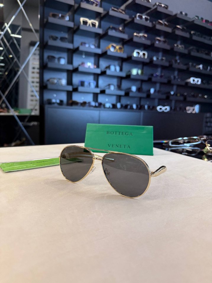 Parlak Bej Klasik Kadın Güneş Gözlüğü - Görsel 2