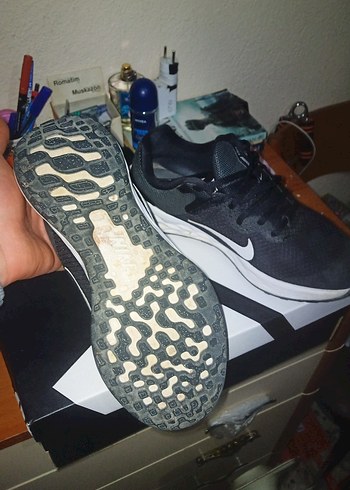 Siyah Nike Düz Tabanlı Kadın Spor Ayakkabı - Görsel 3