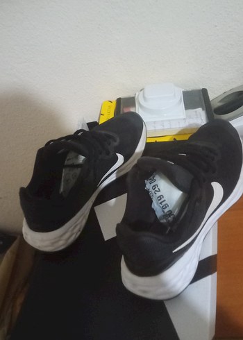 Siyah Nike Düz Tabanlı Kadın Spor Ayakkabı - Görsel 2