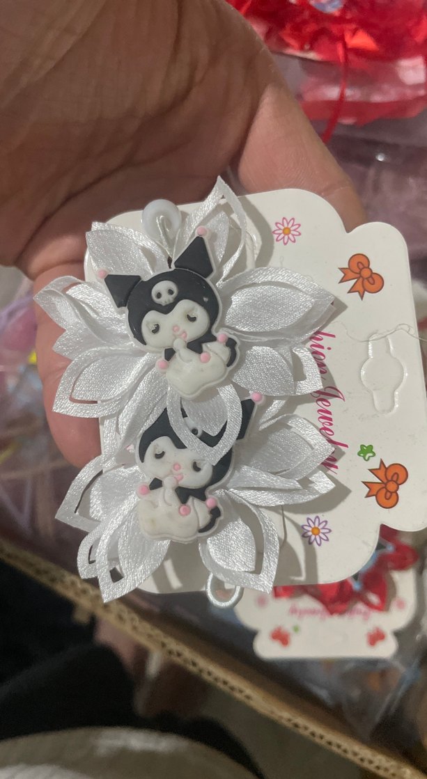 Beyaz Çiçekli Kedi Figürlü Çocuk Toka - Görsel 3