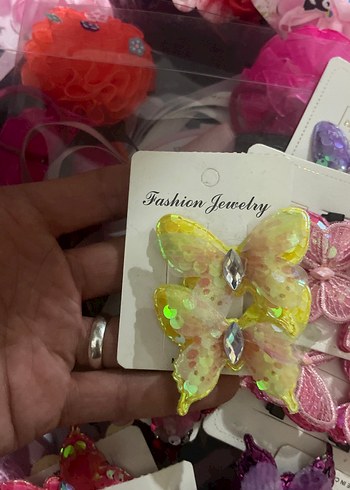 Renkli Payetli Sarı Kelebek Broş - Görsel 3