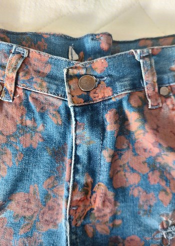 Çiçek Desenli Bağlama Kot Şort Vintage 2000's - Görsel 4