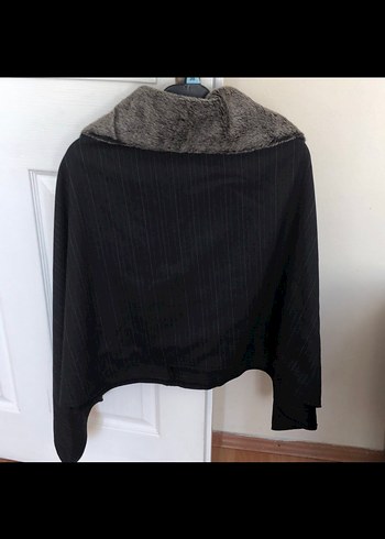 Gri Kürklü Yaka Detaylı Kadın Panço - Görsel 2