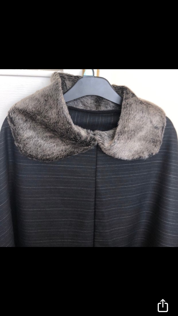 Gri Kürklü Yaka Detaylı Kadın Panço - Görsel 3