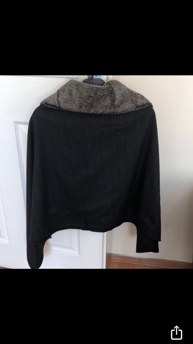 Gri Kürklü Yaka Detaylı Kadın Panço - Görsel 2