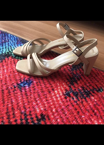 Bej Tokalı Kadın Topuklu Sandalet - Görsel 4