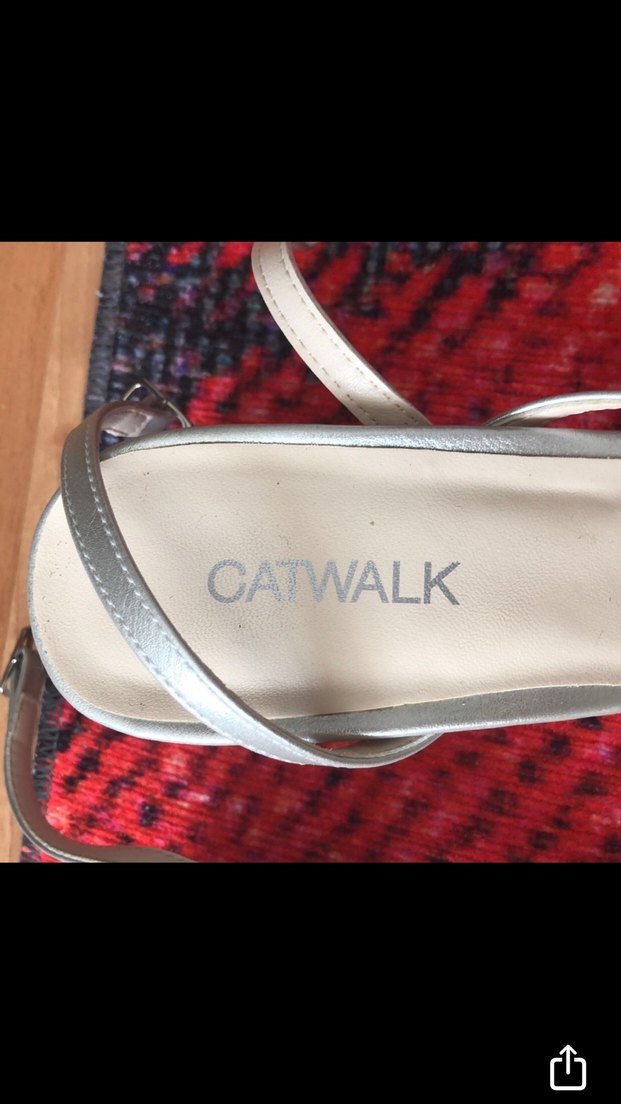 Kadın Gri Yılan Desenli Pliseli Topuklu Sandalet - Görsel 3