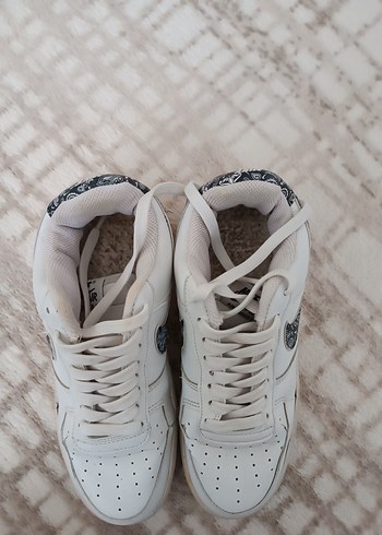 Gri Detaylı Beyaz Kadın Spor Ayakkabı - Görsel 2