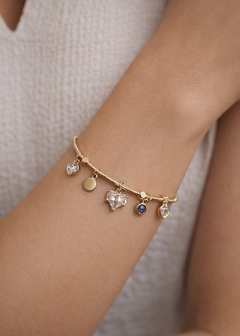 Altın Renkli Çelik Charmlı Bileklik - Görsel 2