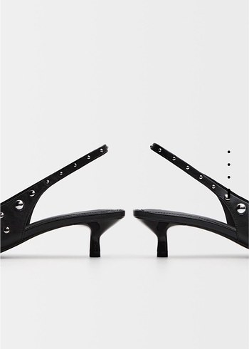 BERSHKA KISA SİVRİ TOPUKLU ZIMBALI AYAKKABI - Görsel 4