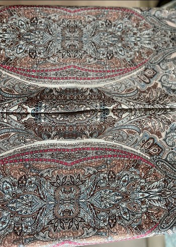 Bohem Tarzda  Dökümlü Kadın Şalı - Görsel 2