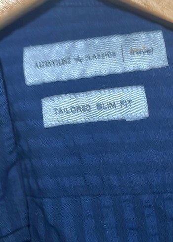 Siyah Düğmeli Erkek Gömlek - Görsel 2