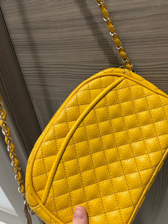 Sarı Zincir Detaylı Kadın Çanta - Görsel 5