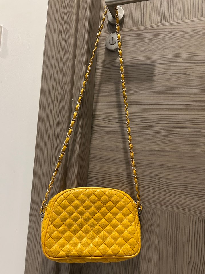 Sarı Zincir Detaylı Kadın Çanta - Görsel 4
