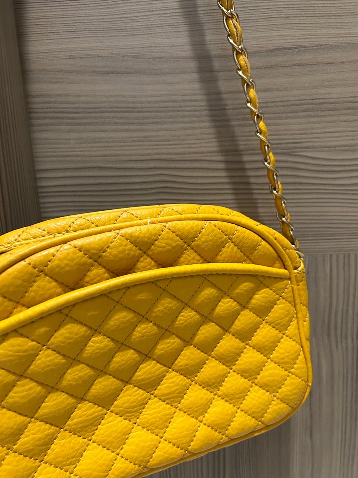 Sarı Zincir Detaylı Kadın Çanta - Görsel 3
