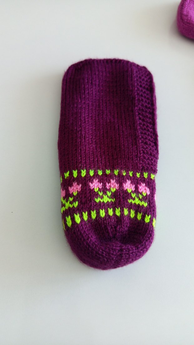 Nakışlı Mor Örgü Patik - Görsel 2