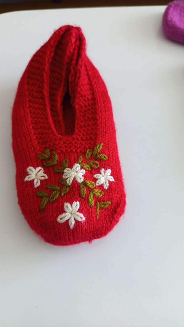 Nakışlı Kırmızı bayan örgü patik - Görsel 2