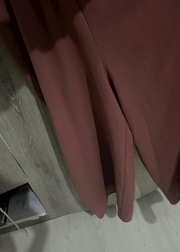 V Yaka Kısa Kollu Uzun Salaş Elbise - Görsel 4